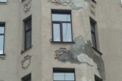 КГИОП попросит суд обязать ЖКС №2 Петроградского района восстановить лепнину на историческом здании