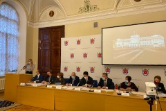В Законодательном собрании обсудили социально-экономическое развитие Петербурга