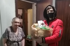 Более 150 индивидуальных заявок от жителей старше 65 лет выполнил Волонтерский штаб Кировского района