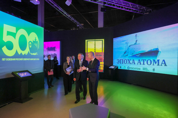Александр Беглов посетил выставку, посвященную 500-летию начала освоения Россией Северного морского пути