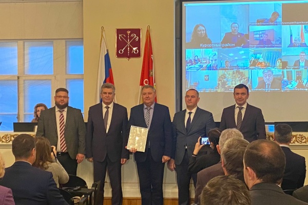 В Жилищном комитете вручили паспорта готовности к отопительному сезону администрациям всех районов Петербурга