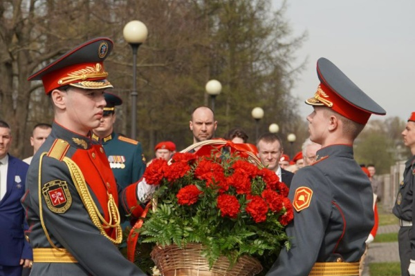Молодежь Петербурга почтила память павших в годы Великой Отечественной войны