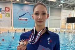 Двойной успех синхронисток Калининского района: три золота Ксении Васильевой и многократные призовые места Аристины Сорокиной на региональных соревнованиях