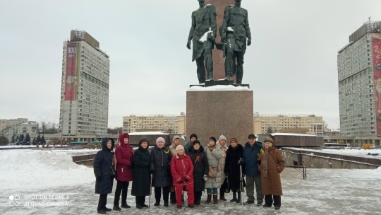 Жители серебряного возраста Петроградского района почли память героев-защитников Ленинграда