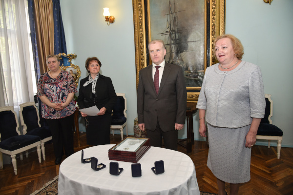 Торжественная церемония награждения почетным знаком "За заслуги перед Кронштадтом"