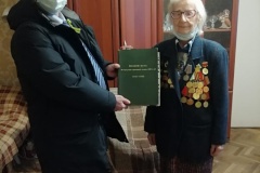 В преддверии 78-летия со Дня полного освобождения Ленинграда от фашистской блокады администрация Калининского района поздравила на дому Тутурову Екатерину Ивановну