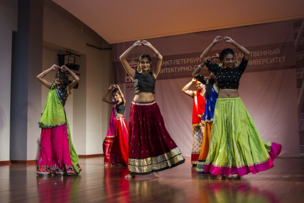 Санкт‑Петербургский государственный архитектурно-строительный университет посетили студенты из Великобритании и Индии 