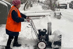 Жилищные службы Невского района устраняют последствия циклона