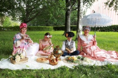 КЦСОН Московского района участвует в фотоконкурсе «Мама и дети в национальных костюмах».