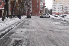 В Кировском районе Санкт‑Петербурга продолжается уборка снега и очистка кровель