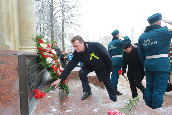 Возложение в Парке победы 26.01.15