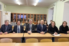 Генерал-майор Чинь Куок Кхань встретился со студентами-международниками из Санкт‑Петербурга