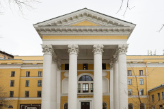 Александр Беглов поздравил коллектив «Ленфильма» со 112-м днём рождения киностудии и принял участие в запуске съемок новой картины