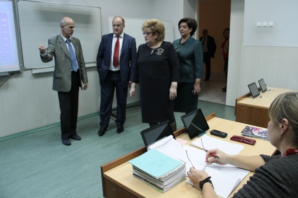23 декабря – Вице-губернатор Владимир Кириллов посетил Академическую гимназию