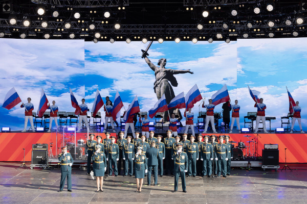 Праздничный концерт «От Победы к Победам» на Дворцовой площади (09.05.2025). Автор фото: Елена Бледных