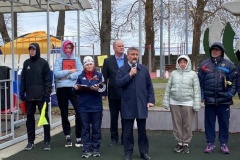 В Кронштадте на городском стадионе прошла легкоатлетическая эстафета, посвященная Дню Победы