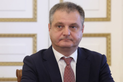Александр Беглов назначил главу Комитета по тарифам - сегодня ему вручили служебное удостоверение