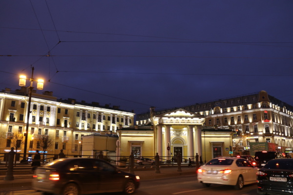 Завершено архитектурно-художественное оформление Сенной площади