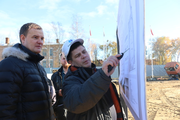 Сергей Морозов проинспектировал строительство социальных объектов Петродворцового, Пушкинского и Невского районов