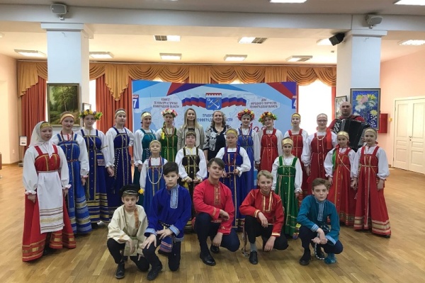 Ансамбль «Перезвон» выступил в Гатчине