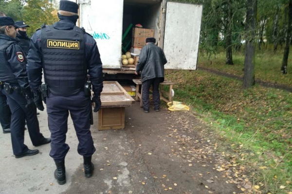 В Красносельском районе провели рейд по пресечению незаконной торговли