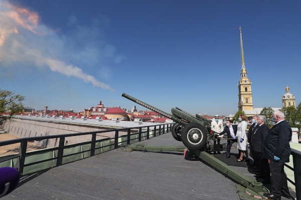 Полуденный выстрел в День города произвели главврачи медицинских учреждений