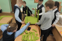 В четырёх школах и двух детских садах Петродворцового района открыты естественно-научные лаборатории