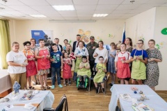 Жители Центрального района приняли участие в изготовлении украшения для пьедестала памятника «Защитник Отечества»