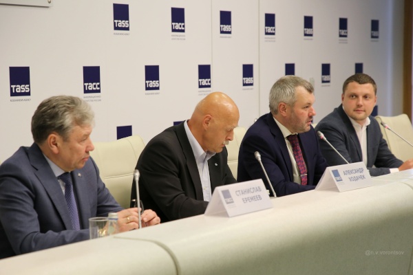 Станислав Еремеев: «Каждый хочет примерить костюмчик, но не на каждом он будет сидеть»