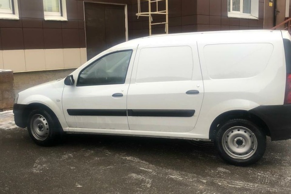 В поликлиники района поступило девять новых автомобилей