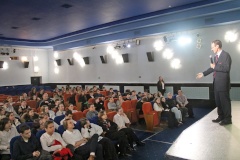 В киноцентре «ЧАЙКА» школьники Фрунзенского района встретились с ветераном Афганистана