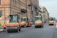 На Лиговском проспекте продолжается ремонт дорожного полотна