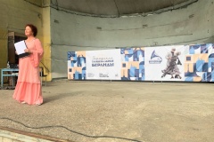 В Кировском районе в рамках проекта «Городские танцевальные веранды» состоялась танцевальная развлекательная встреча «Это вальс кружит цветочный!»