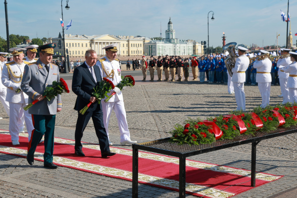 Празднование Дня Военно-Морского Флота в Петербурге