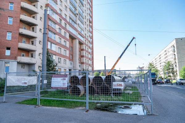 Реконструкция тепломагистрали на улице Есенина