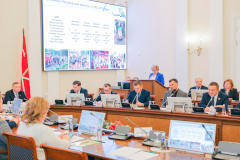 Петербург передает Мариуполю книги на русском языке