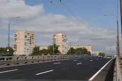До конца года новое дорожное покрытие получат более двадцати петербургских мостов и путепроводов