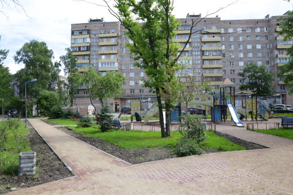Комплексное благоустройство внутриквартальной территорий по адресу: Кузнецовская ул. - Кубинская ул. - Благодатная ул.- Новоизмайловский пр.