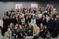 Председатель Комитета Елена Разумишкина встретилась с активистами молодежных сообществ