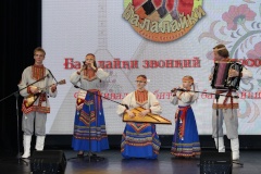 В Кировском районе прошел традиционный фестиваль, посвященный мастерству игры на балалайке