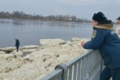 Безопасная весна: в Невском районе проводят комплексную работу по запрету выхода на лёд
