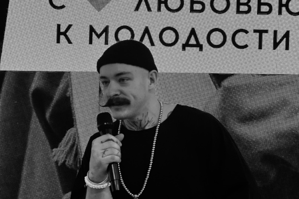 Известный спортивный блогер Виктор Блуд стал амбассадором Петербурга в молодежный сезон. Фото: СПб ГБУ «Конгрессно-выставочное бюро»
