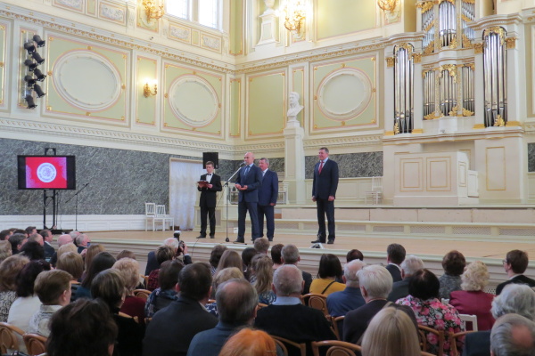 Константин Серов приветствовал участников музыкального фестиваля фольклорных и народных коллективов Вологодской области 