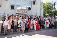 В Петродворцовом районе торжественно наградили выпускников школ