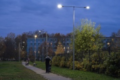 В квартале около парка Авиаторов завершилась реконструкция освещения