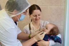 В детских поликлиниках Центрального района началась прививочная кампания против полиомиелита