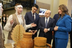 Представители Республики Саха (Якутия) продемонстрировали предметы быта своего народа на выставке перед отчетом главы администрации