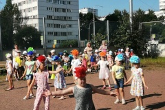В детских садах Выборгского района проходят летние праздники для малышей
