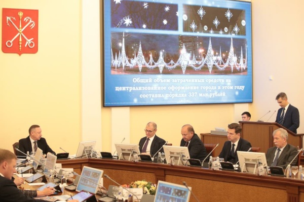 Владимир Рябовол рассказал о централизованном оформлении города к новогодним и рождественским праздникам