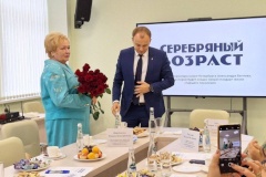 Глава администрации Красногвардейского района Андрей Хорт предложил главе МО Большая Охта Марии Щербаковой стать координатором программы «Серебряный возраст»